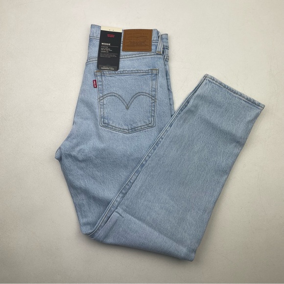 NWT Levi’s High Waist wedgie Tapered fit Jeans - Picture 2 of 7